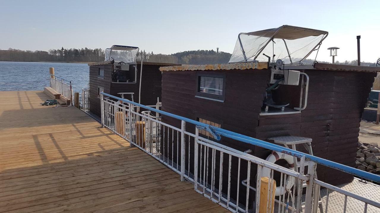 Hausboot Krakow Am See Forelle 1 Und 2 Krakow am See Exterior foto