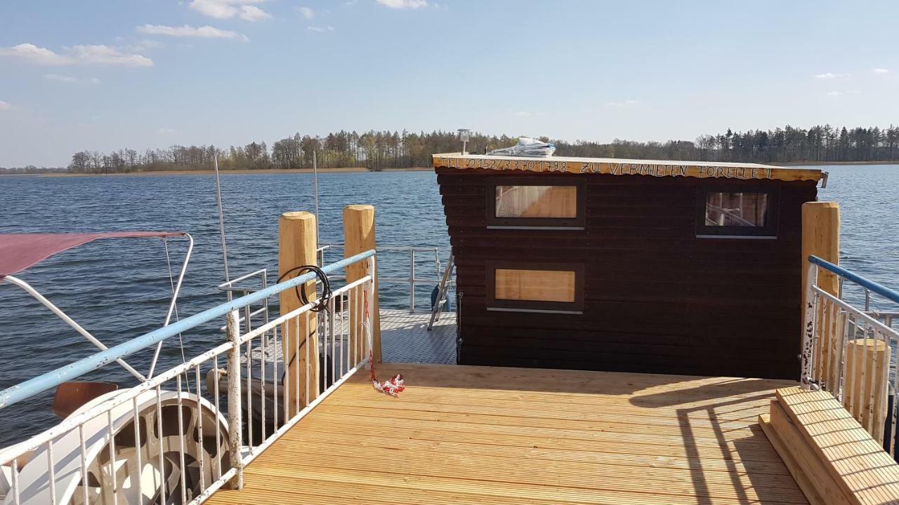 Hausboot Krakow Am See Forelle 1 Und 2 Krakow am See Exterior foto